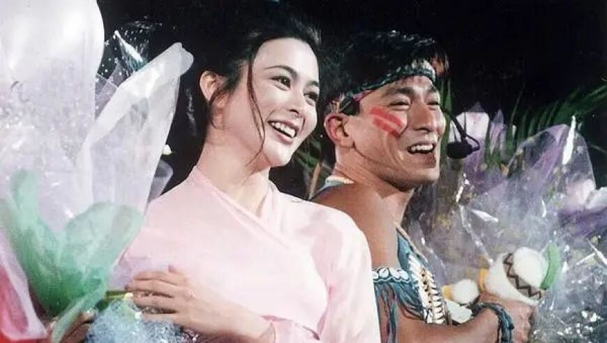 女子养的宠物兔像毛绒玩具,澳门六开彩开奖结果历史记录,决策资料解释落实_手游版V2.28