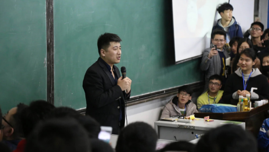 甲亢哥重庆行,澳门六下彩246天天天彩天好彩 944cc,多元化方案执行策略_纪念版V12.25